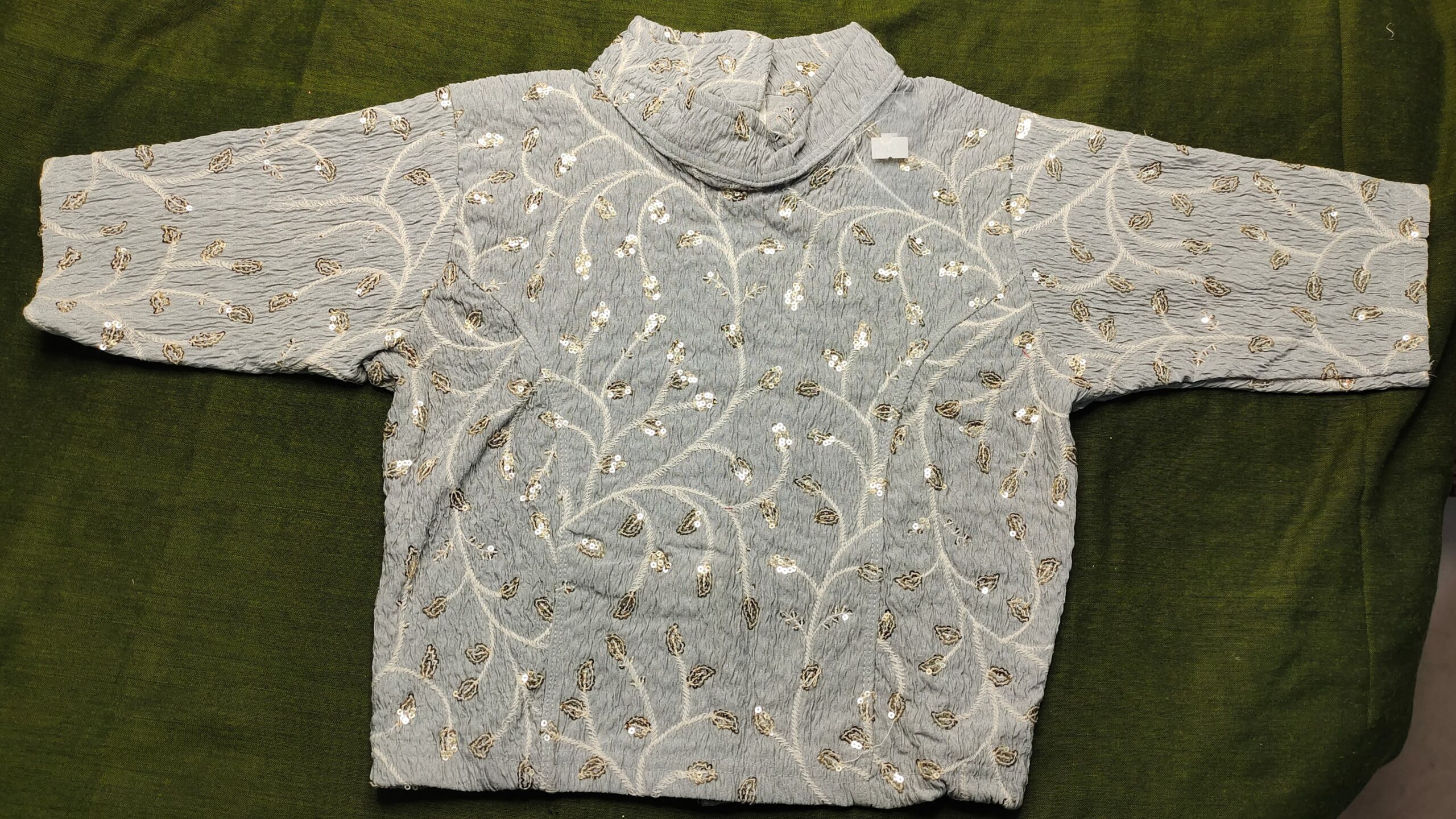 High neck sequence embroidery blouse