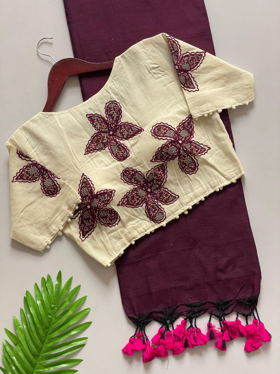 Khadi cotton saree And Beautiful Flower design Havy khadi Cotton Apllic Blouse