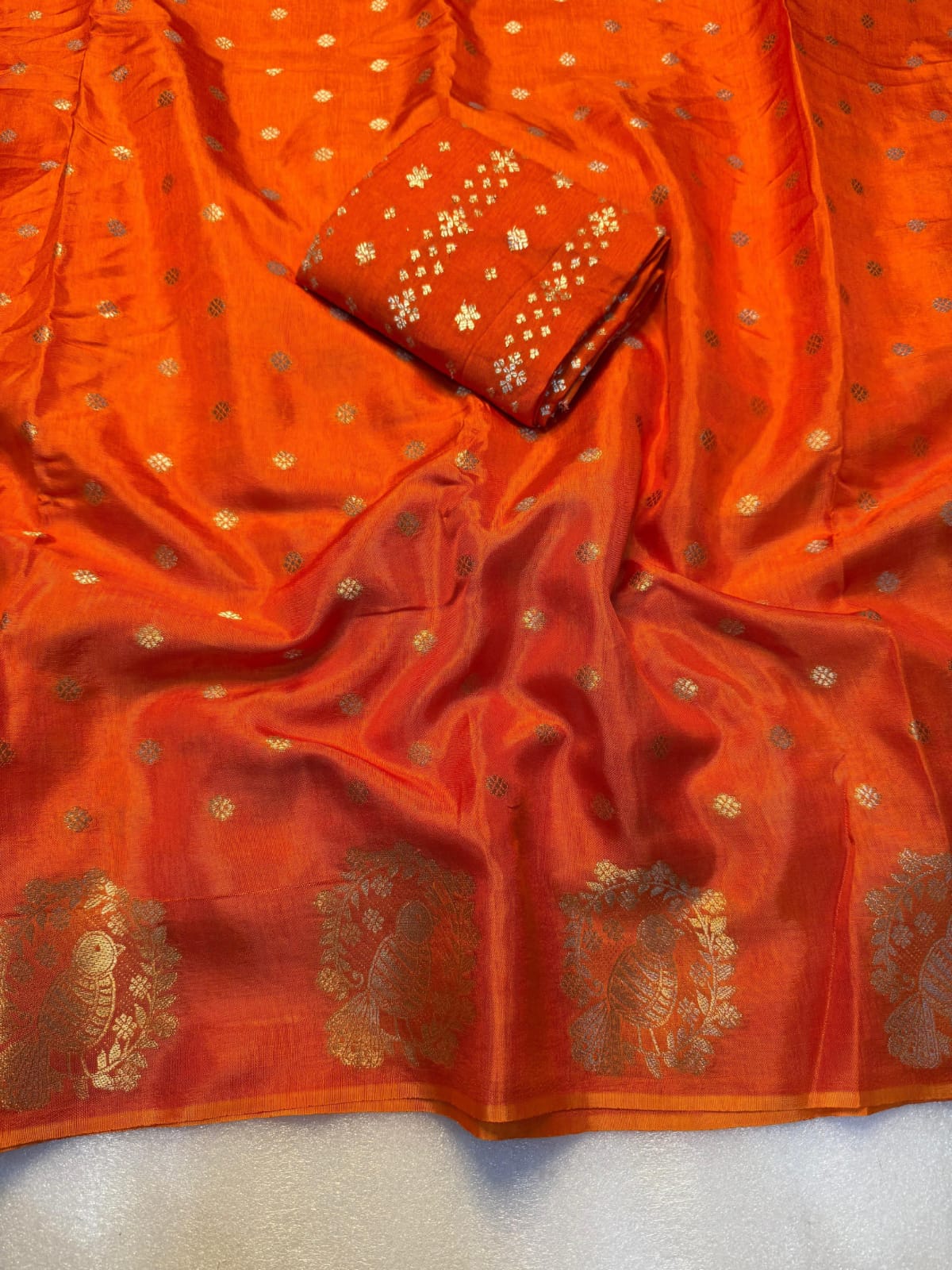 Pure soft Viscose dola Crepe silk fabric chit pallu saree