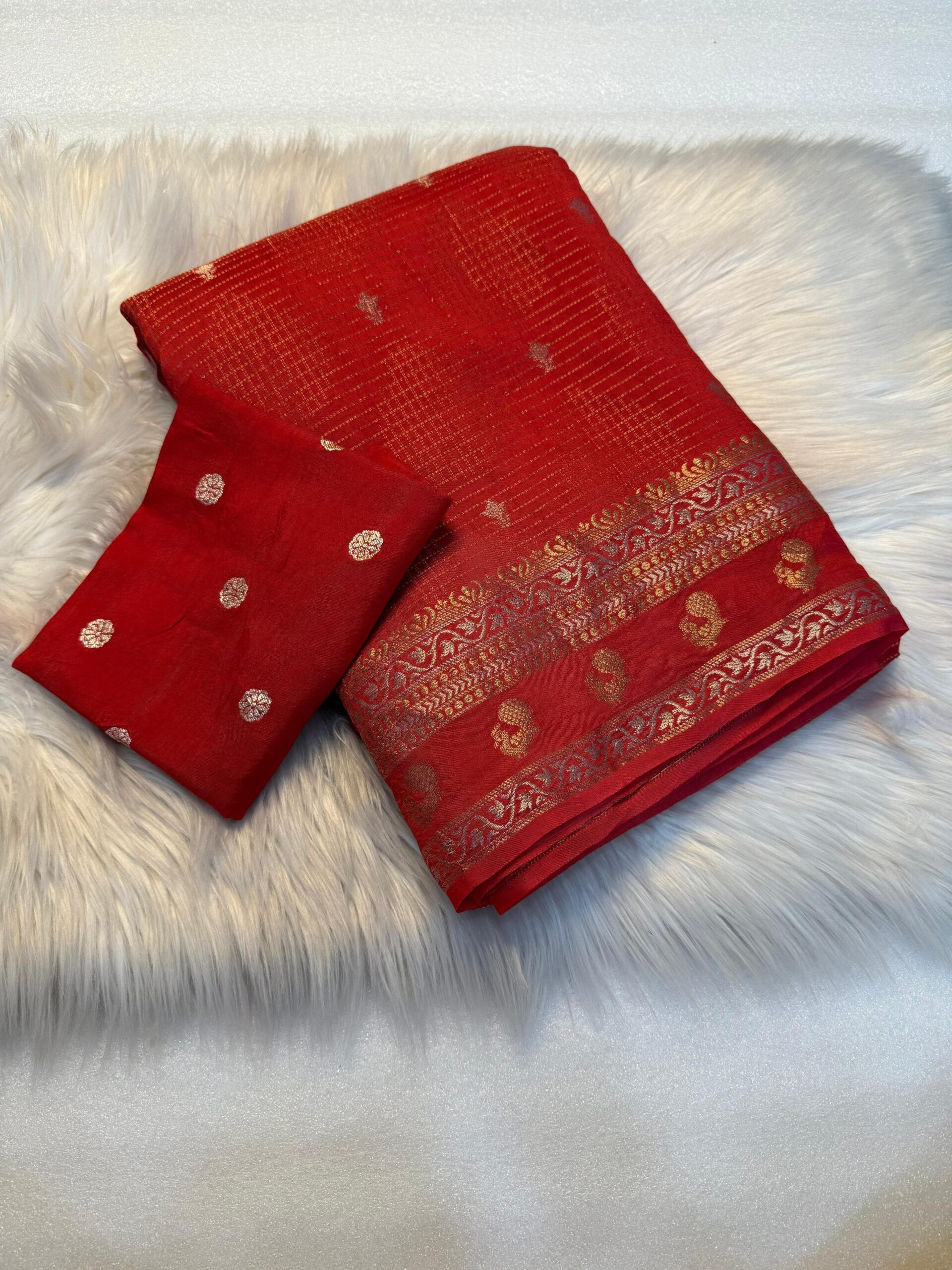 Pure soft Viscose dola Crepe silk fabric chit pallu saree