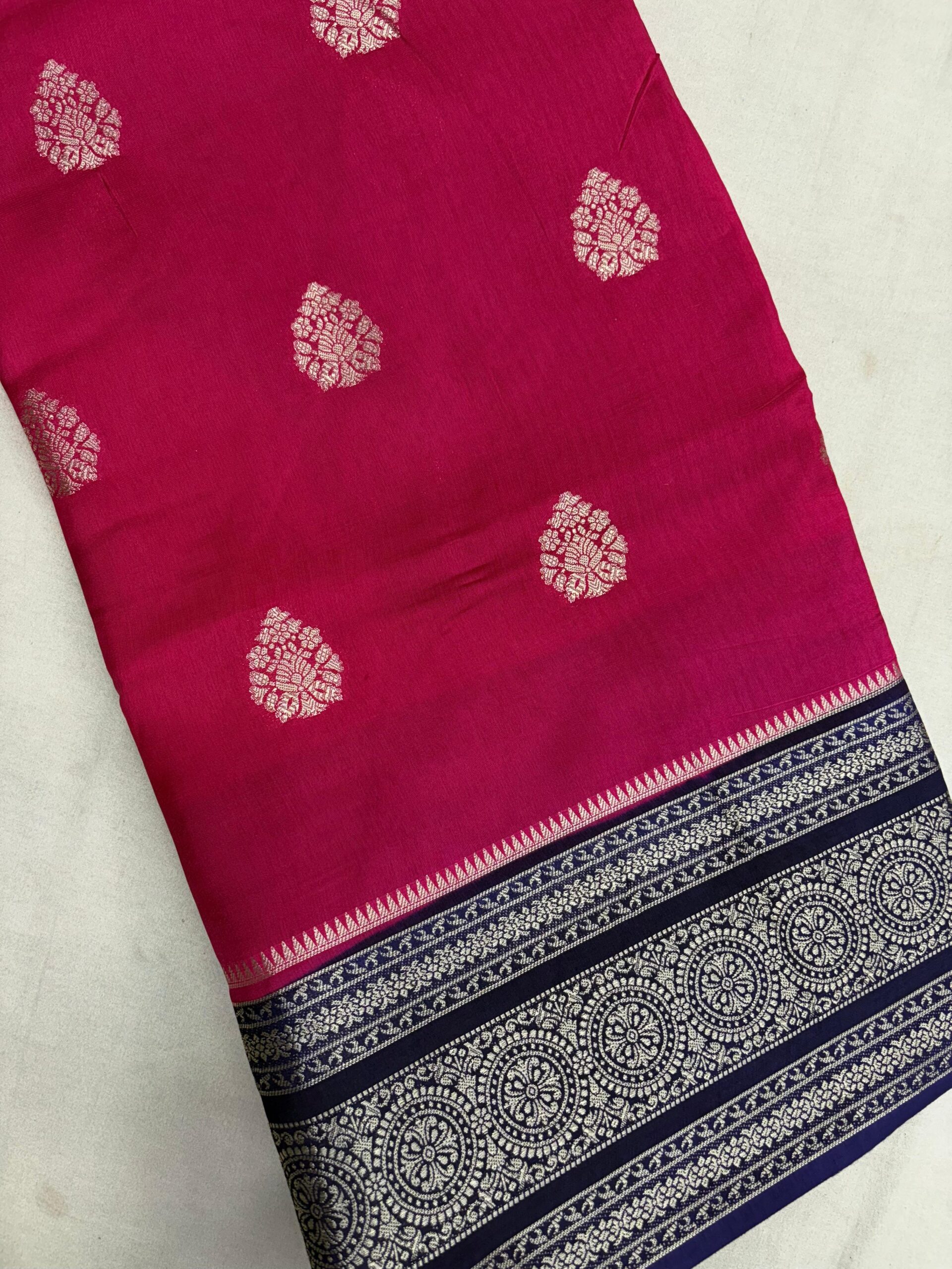 Premium raw mangoe silk with contrast border